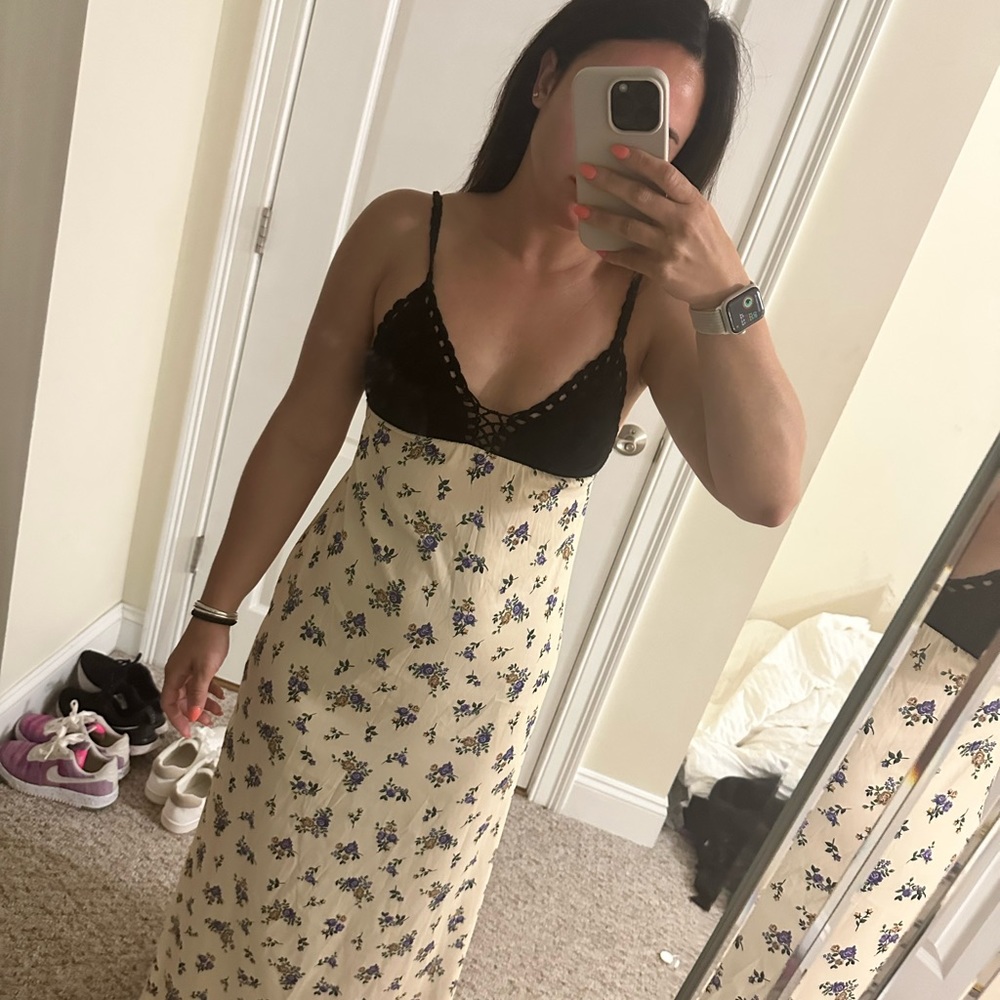 4886/424 Zara Dress Satin Floral Maxi Dress. NWT